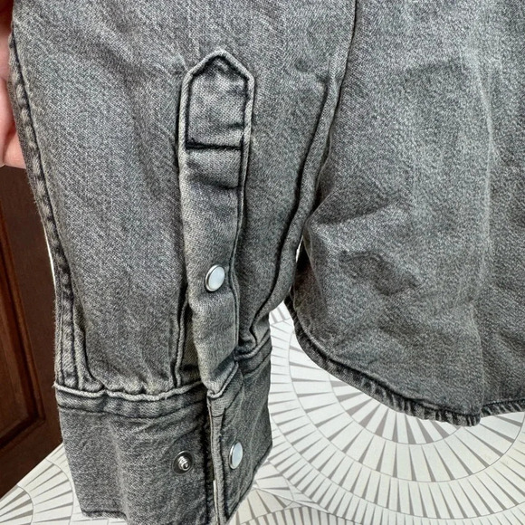 Levi Strauss & Co Women’s Long Sleeve Denim Shirt with Pearl‎ snap buttons Small - Picture 5 of 8